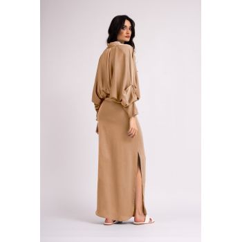 Rochie maxi bej cu bust drapat si maneca evazata