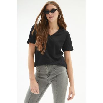 Tricou lejer cu decolteu in V