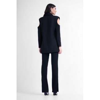 Costum negru cu sacou cu decupaje si pantaloni cu slit