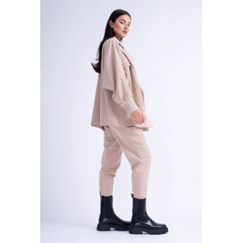 Costum Bej cu Sacou Oversized si Pantaloni Conici