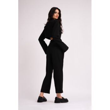 Costum negru cu sacou si pantaloni cropped