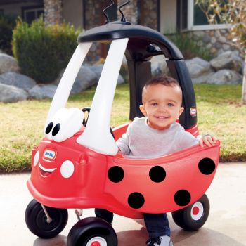 Masinuta copii gargarita Little Tikes Cozy Coupe actionata cu picioarele, roti frontale ce se rotesc 360 grade, poate fi impinsa de catre un adult cu ajutorul manerului special , recomandata copiilor de la 18 luni