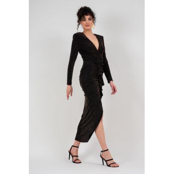 Rochie maxi neagra cu insertii aurii si volan fronsat