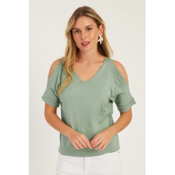 Tricou cu umeri decupati