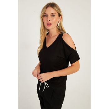 Tricou cu umeri decupati