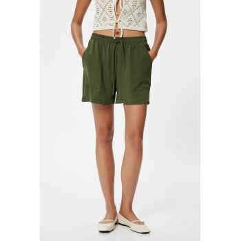 Pantaloni scurti cu talie inalta si buzunare laterale