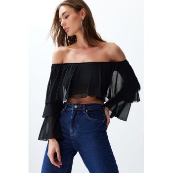 Bluza crop cu decolteu pe umeri