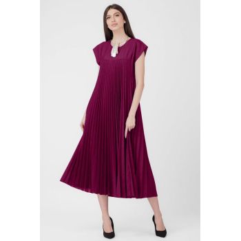 Rochie plisata  A-line lunga, material fin si usor creponat, mov zmeura