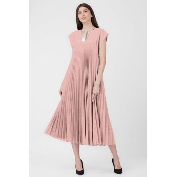 Rochie plisata  A-line lunga, material fin si usor creponat, roz prafuit