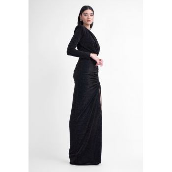 Rochie maxi asimetrica cu insertii aurii si decupaje