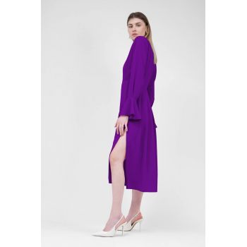 Rochie midi mov cu pliuri si umeri proeminenti