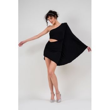 Rochie neagra mini cu efect cutout si maneca vaporoasa