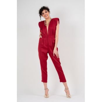 Salopeta rosie cu bust drapat si pantalon conic