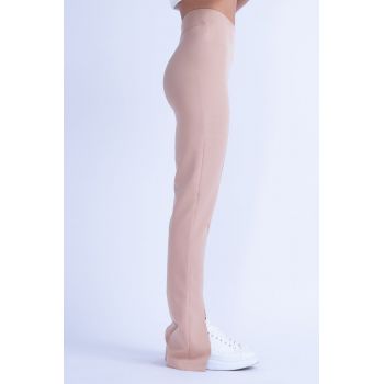 Pantaloni bej slim fit cu slit