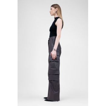 Pantaloni cargo maro din denim cu buzunare