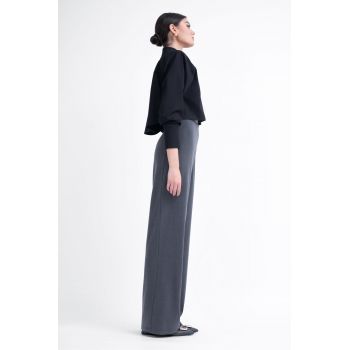 Pantaloni gri asimetrici cu nasture