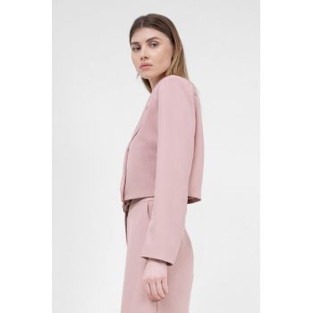 Sacou cropped roz pastel cu doua randuri de nasturi