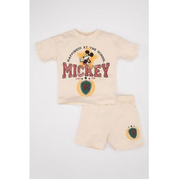 Set de tricou cu imprimeu Mickey Mouse si pantaloni scurti