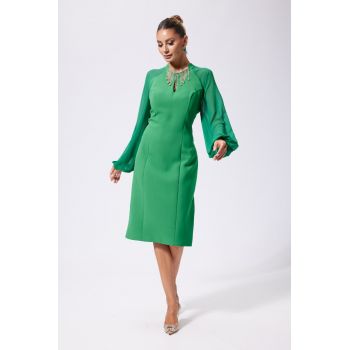 Rochie eleganta cu maneci din voal si strass-uri la baza gatului Iustina Verde