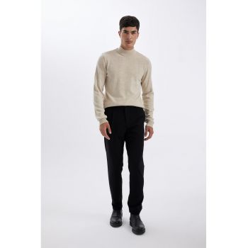 Pulover slim fit cu guler mediu