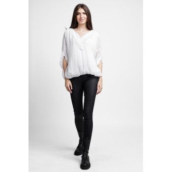 Bluza din matase naturala platca brodata, cu paiete fine si cu dantela pe spate, alba