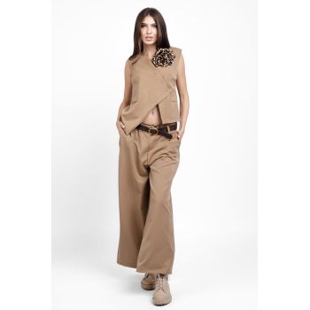 Pantaloni largi si drepti, casual, cu o curea fancy, camel