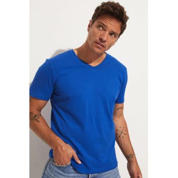 Tricou slim fit cu decolteu in V