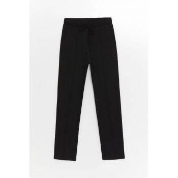 Pantaloni cu talie ajustabila