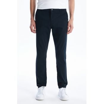 Pantaloni chino cu talie medie