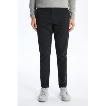 Pantaloni chino cu talie medie