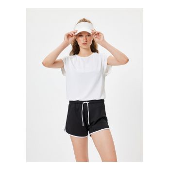 Tricou lejer cu decolteu la baza gatului - Alb