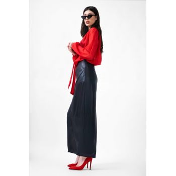 Bluza rosie cu insertii si  esarfe