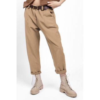 Pantaloni pana, casual, cu o curea fancy, camel