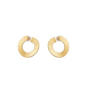 Striking gold 03x05-02563