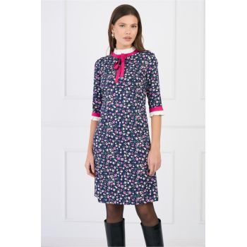 Rochie DY Fashion office din stofa bleumarin cu flori fucsia si mansete din poplin ieftina
