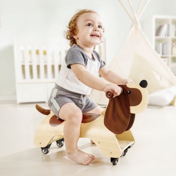 Ride-On pentru copii din lemn Catel Hape, scaun curbat ergonomic, rotile din fata se rotesc la 360 de grade, recomandat copiilor de la 1 an