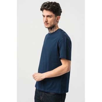 Tricou uni cu decolteu la baza gatului