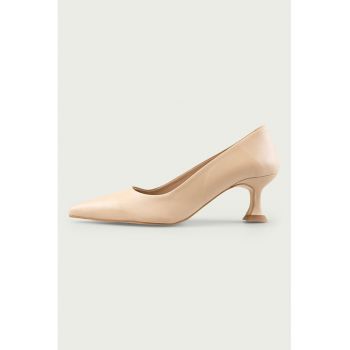 Pantofi din piele intoarsa cu varf ascutit