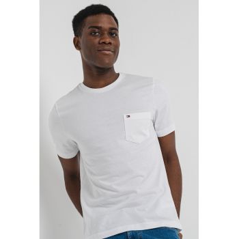 Tricou cu decolteu la baza gatului