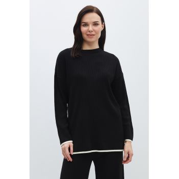 Pulover striat cu maneci cazute