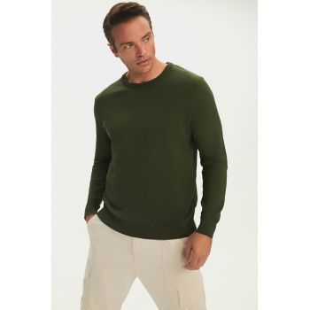 Pulover tricotat fin cu model uni