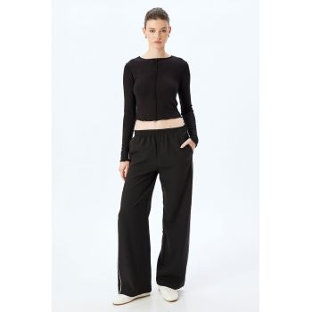 Bluza crop cu decolteu rotund