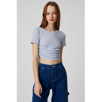 Tricou crop cu dungi si parti laterale cu volane