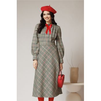 Rochie DY Fashion office din stofa bej cu carouri negre-bordo si pliuri pe bust ieftina