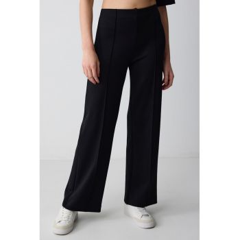 Pantaloni cu croiala ampla