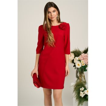Rochie LaDonna office din stofa rosie cu floare pe umar