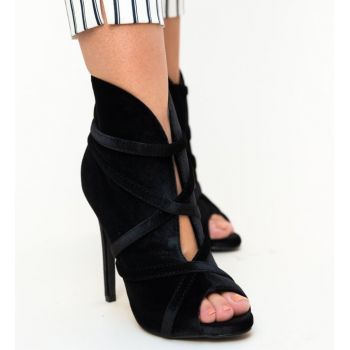 Botine Flores Negri