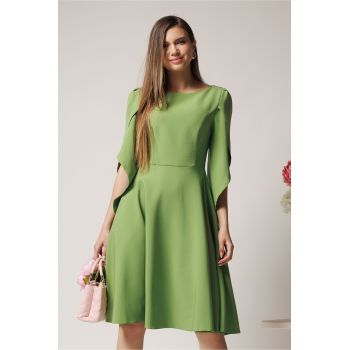 Rochie eleganta din stofa verde lime cu maneci evazate petrecute