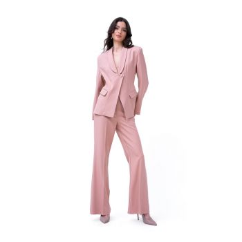 Costum roz pudra cu sacou si pantaloni evazati
