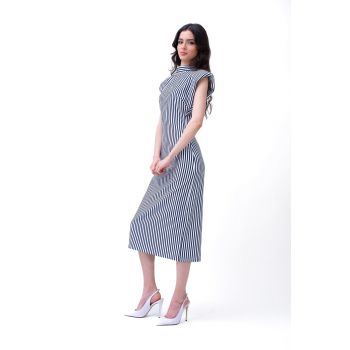 Midi dress with stripes and oversized shoulders